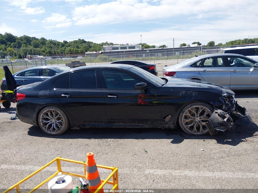 VIN: WBAJB9C52JG464486 2018 BMW M550I XDRIVE