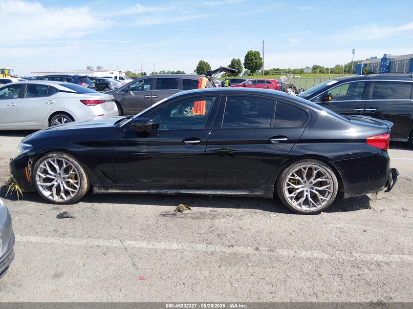 VIN: WBAJB9C52JG464486 2018 BMW M550I XDRIVE