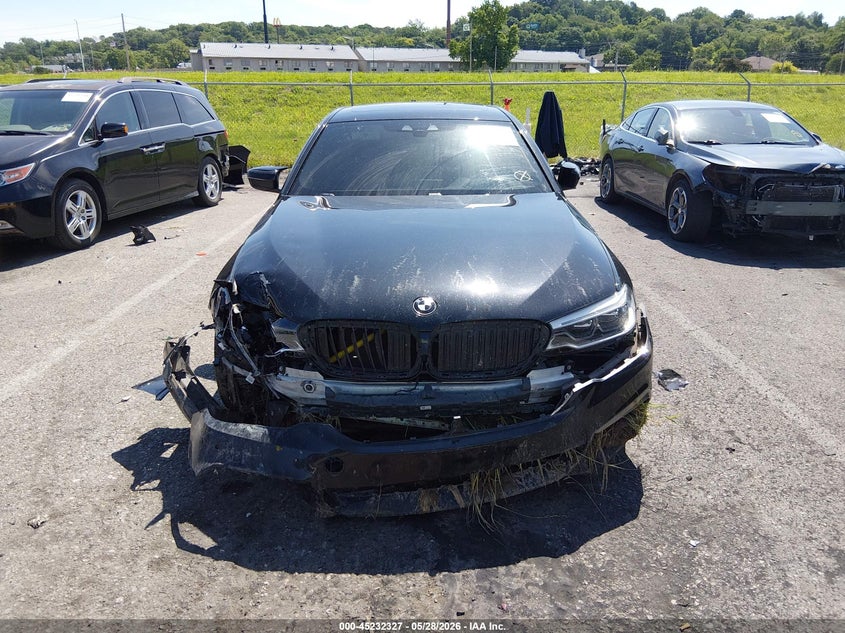 VIN: WBAJB9C52JG464486 2018 BMW M550I XDRIVE