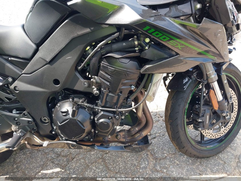 2025 KAWASAKI ZX1100 auction photo 8