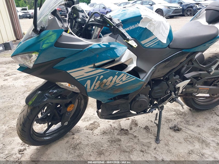 2021 Kawasaki Ex400 VIN: JKAEXKH10MDAB5700 Lot: 45232548