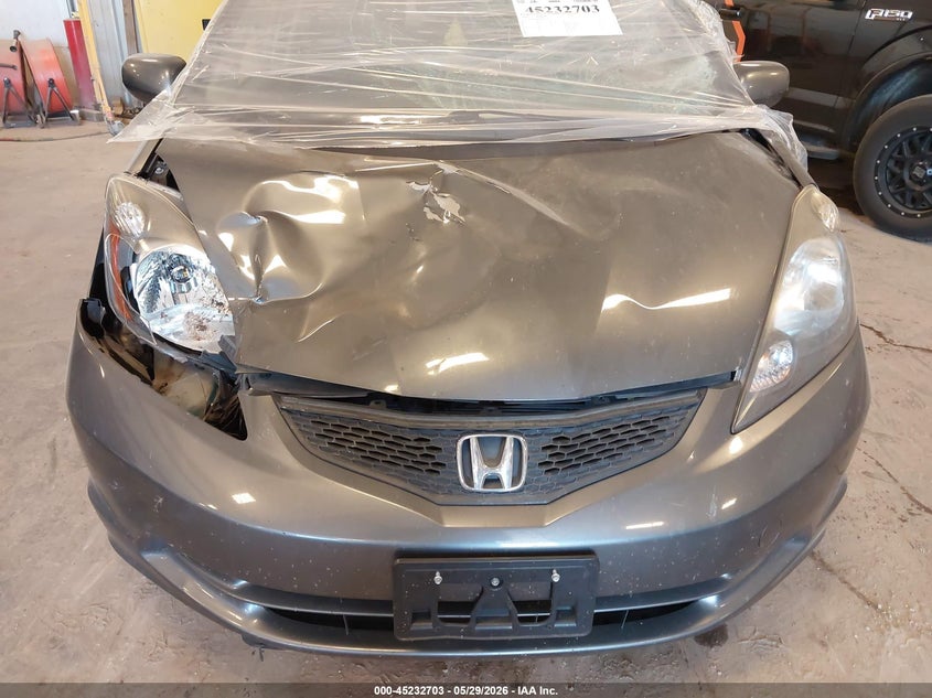 2013 Honda Fit VIN: JHMGE8H38DC005592 Lot: 45232703