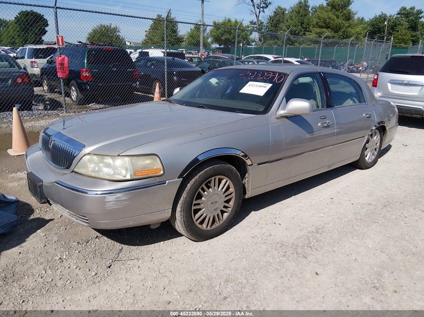 1LNHM82V87Y607074 2007 Lincoln Town Car Signature Limited photo 1