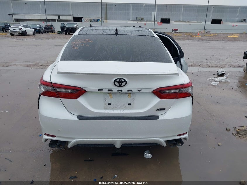 TOYOTA CAMRY - zdjęcie 17