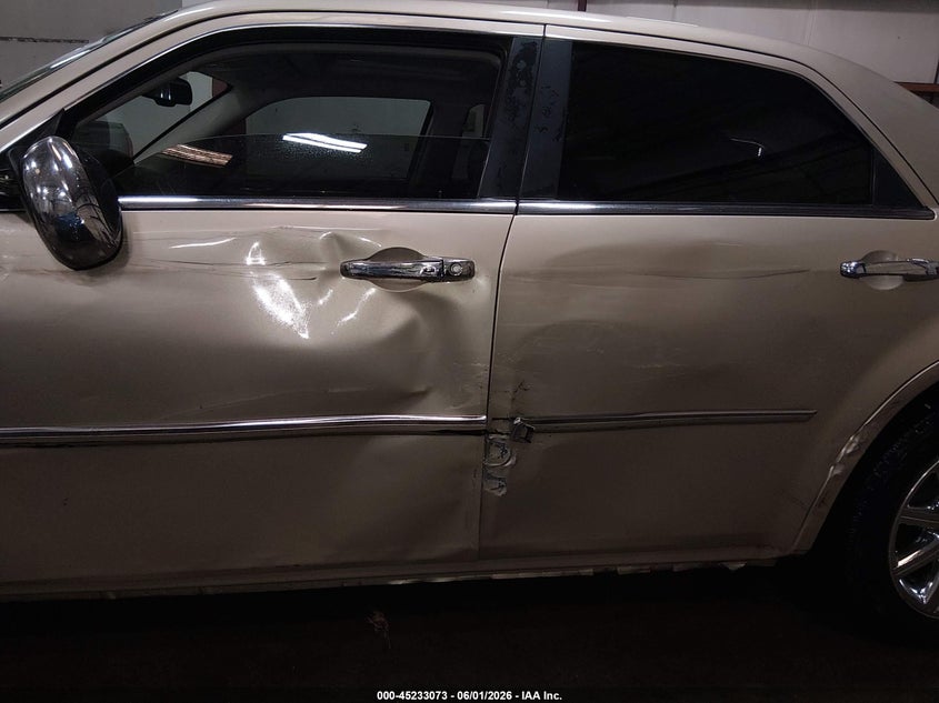 2010 Chrysler 300C Hemi VIN: 2C3CA6CT3AH216414 Lot: 45233073