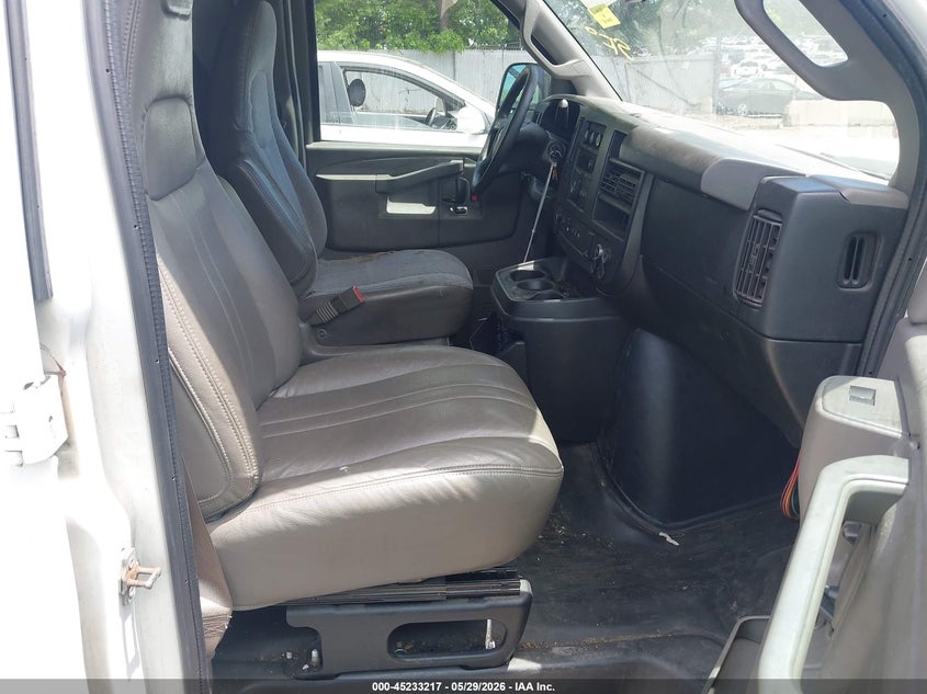 GMC SAVANA 2500 2018 VIN 1GTW7AFGXJ1181085