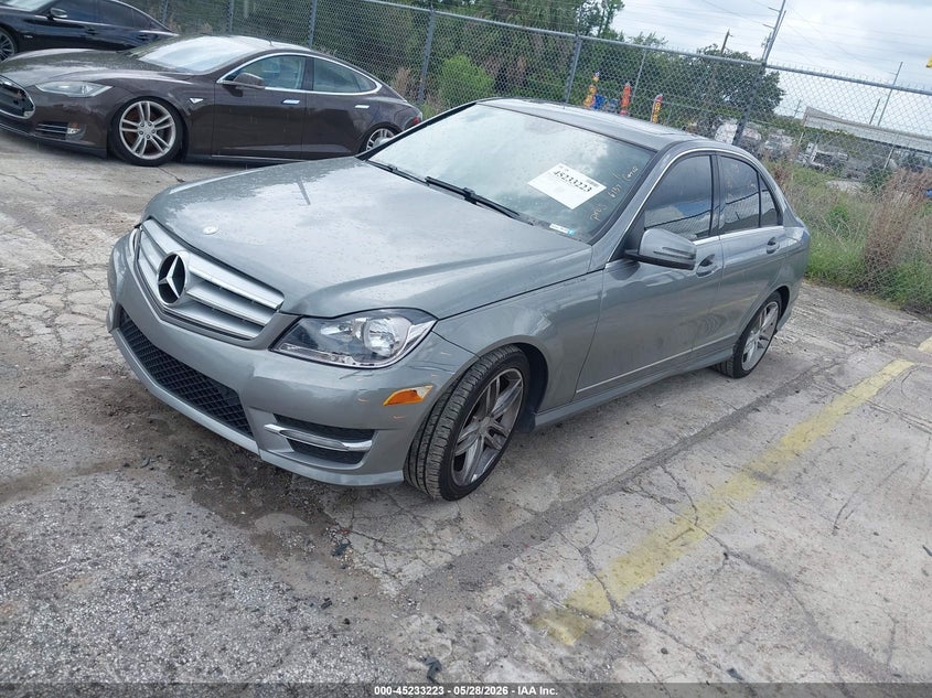2013 Mercedes-Benz C 250 Sport WDDGF4HB2DR290209 photo 1