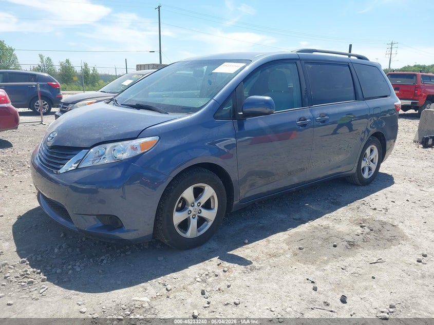 Vin: 5tdkz3dc7hs866985, lot: 45731031, toyota sienna le 8 passenger 20172