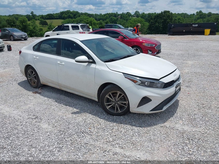 Vin: 3kpf24adxpe633409, lot: 45731675, kia forte lxs 2023 img_1