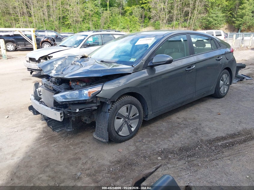 Vin: kmhc65lcxnu275305, lot: 45731797, hyundai ioniq hybrid blue 20222