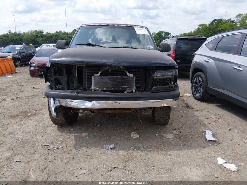 2001 CHEVROLET SUBURBAN 1500 auction photo 6