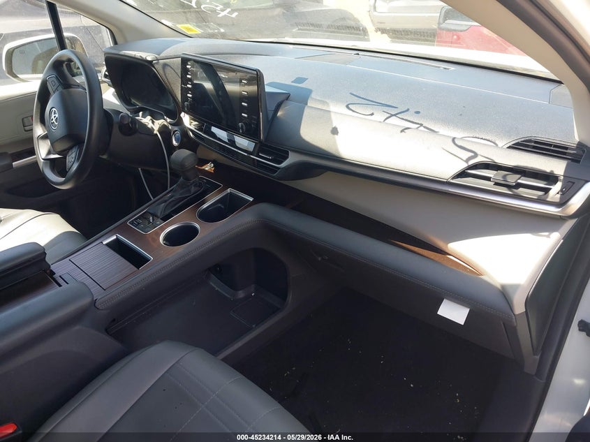 2024 TOYOTA SIENNA auction photo 5