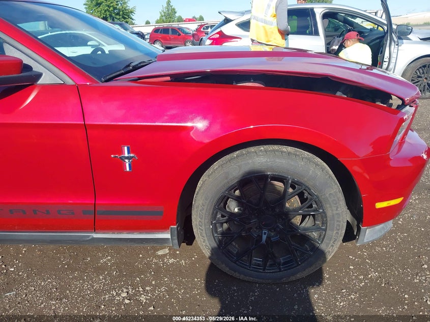 2012 Ford Mustang 3.7 V6 Premium red Lot 111045234353 Vin 1ZVBP8AM4C5286038