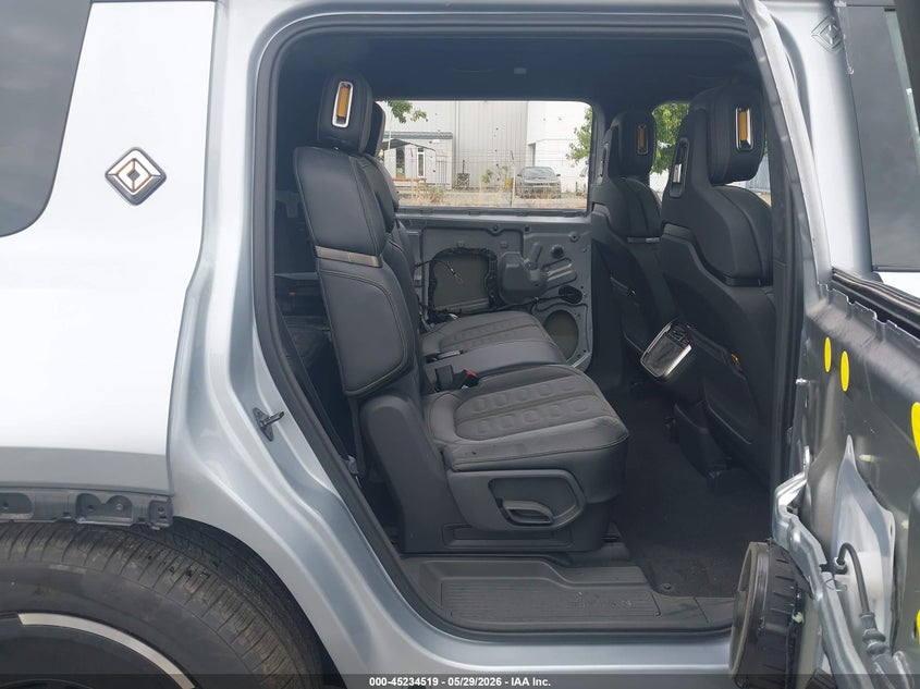2025 Rivian R1S Adventure Dual Motor Large Pack/Adventure Dual Motor Max Pack VIN: 7PDSGBBAXSN052871 Lot: 45234519