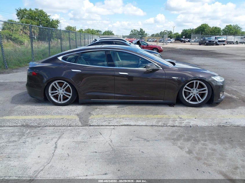 2013 Tesla Model S VIN: 5YJSA1DN6DFP11498 Lot: 45234550