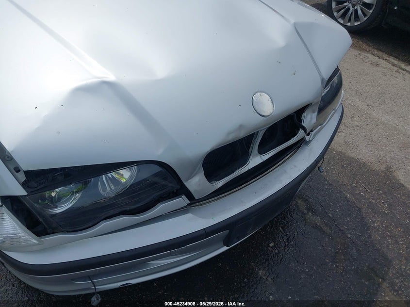 2001 BMW 325I VIN: WBAAV33401FU93552 Lot: 45234908