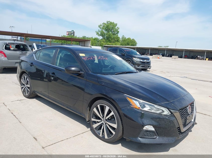 2020 NISSAN ALTIMA SR FWD — Photo gallery
