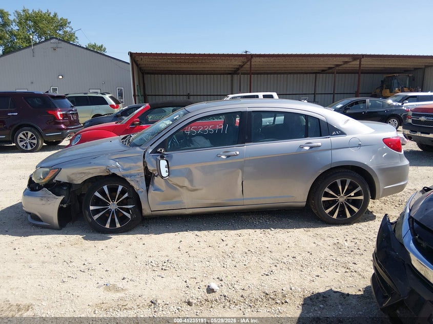 2014 Chrysler 200 Limited VIN: 1C3CCBCG3EN183790 Lot: 45235191