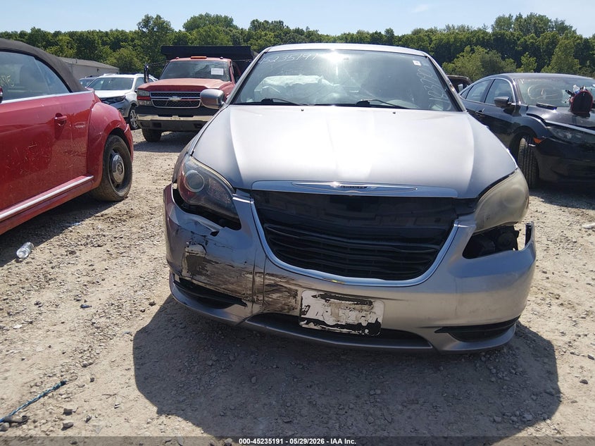 2014 Chrysler 200 Limited VIN: 1C3CCBCG3EN183790 Lot: 45235191