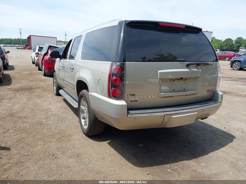 2010 GMC YUKON XL 1500 auction photo 3