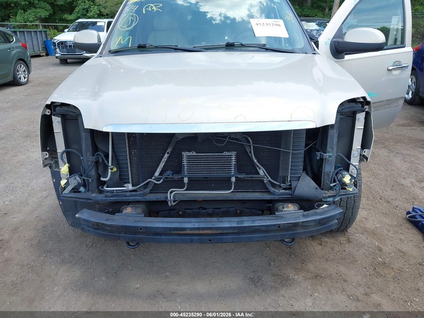 2010 GMC YUKON XL 1500 auction photo 6