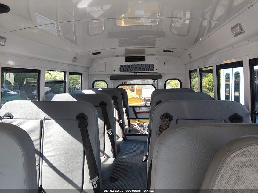 2017 Chevrolet Express Cutaway Work Van VIN: 1GB0GRBF9H1327704 Lot: 45235425