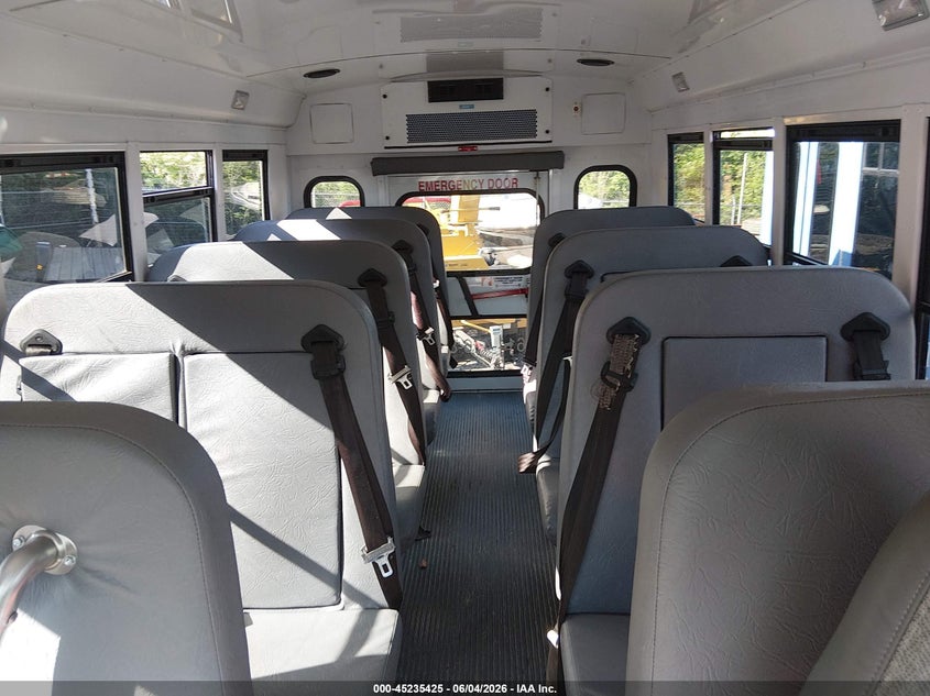 2017 Chevrolet Express Cutaway Work Van VIN: 1GB0GRBF9H1327704 Lot: 45235425