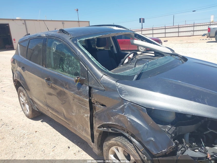 VIN 1FMCU0GD7JUD38964 2018 FORD ESCAPE SE