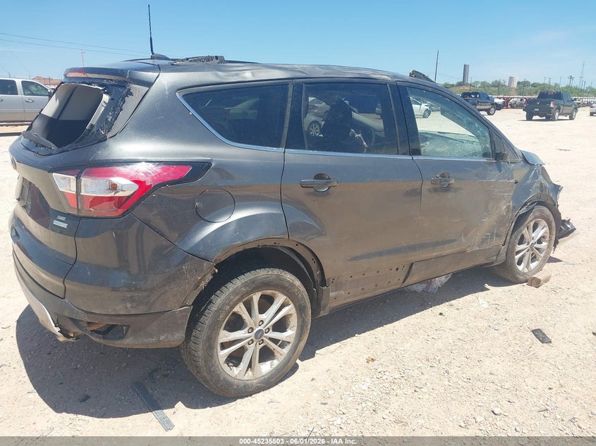 VIN 1FMCU0GD7JUD38964 2018 FORD ESCAPE SE