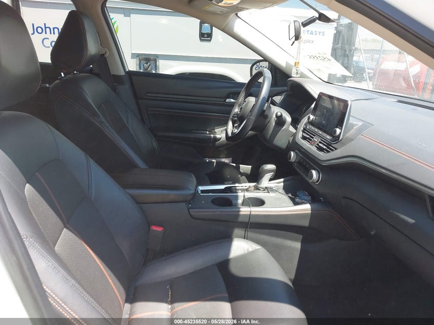 2019 NISSAN ALTIMA auction photo 5