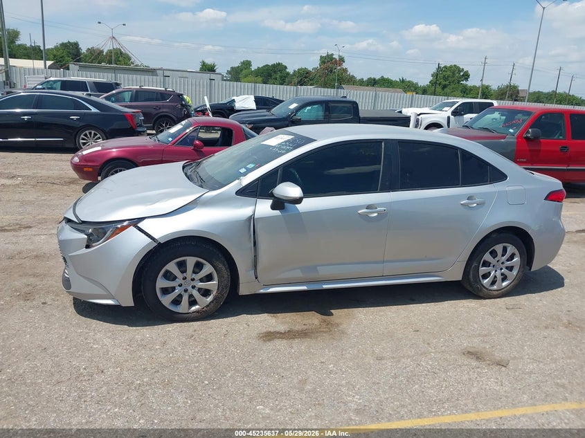 VIN JTDEPMAE3N3011017 2022 TOYOTA COROLLA LE