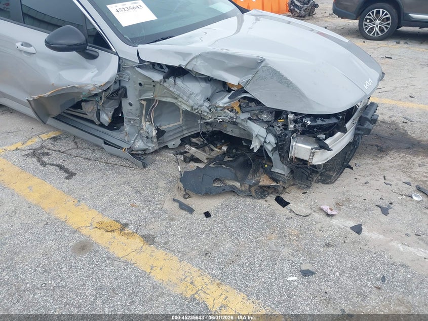 2024 KIA K5 auction photo 6