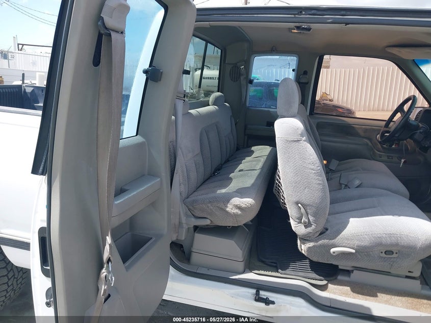 1999 CHEVROLET C/K TRUCK 5.7L V-8 255HP