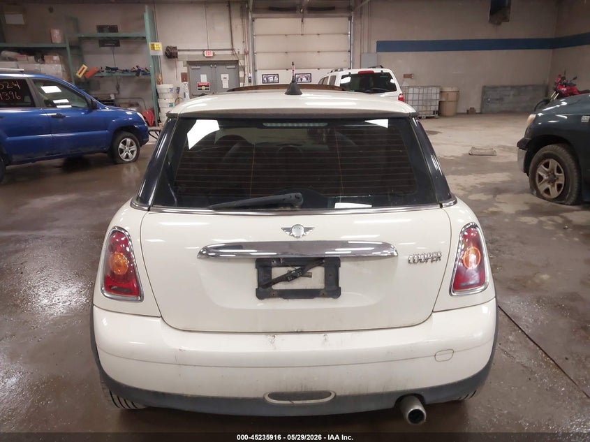 2010 Mini Cooper 1.6 White Lot 111045235916 Vin WMWMF3C5XATU79145