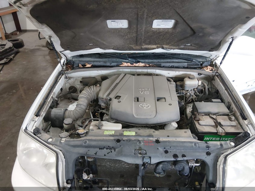 2005 Toyota 4Runner Limited V6 VIN: JTEBU17R950062698 Lot: 45235964