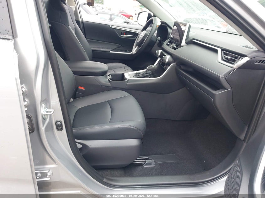 AtlanticExpress - Toyota RAV4 Hybrid