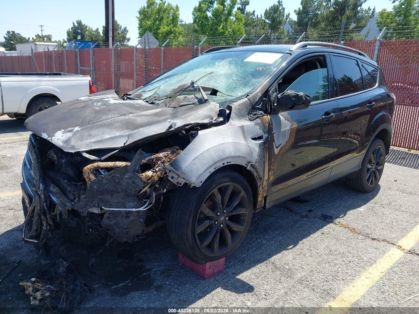 Vin: 1fmcu0gd2huc50978, lot: 45733929, ford escape se 20172