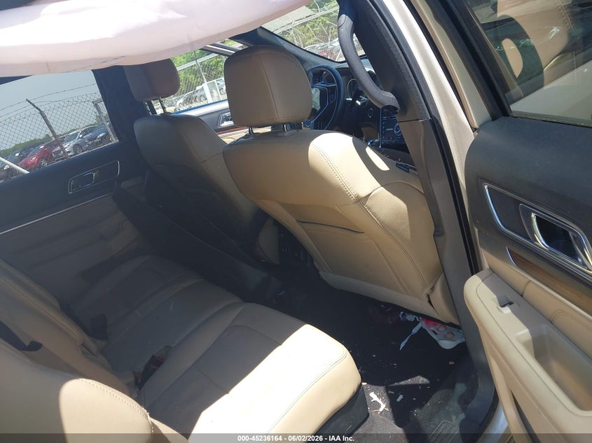 2017 FORD EXPLORER auction photo 8