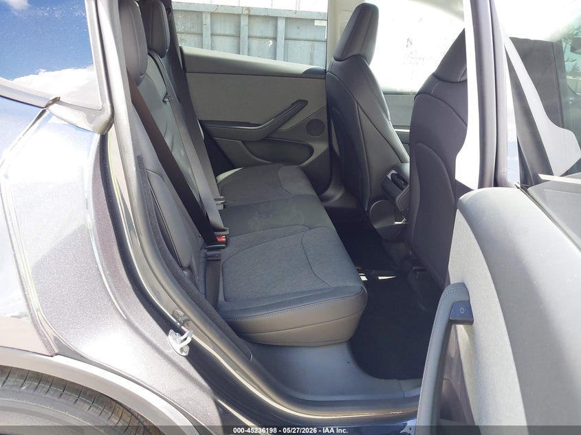TESLA MODEL Y 2026 VIN 7SAYGDED3TA696117