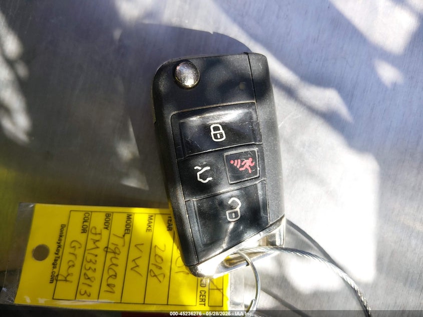 VOLKSWAGEN TIGUAN 2018 VIN 3VV3B7AX8JM133813
