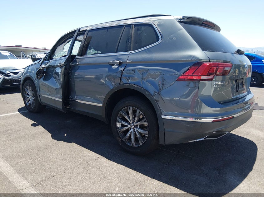 VOLKSWAGEN TIGUAN 2018 VIN 3VV3B7AX8JM133813