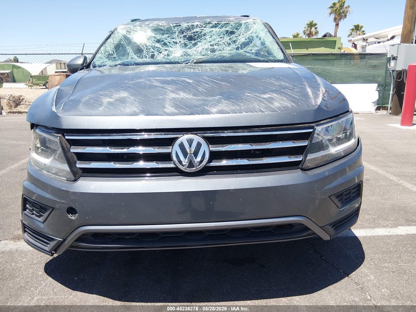 VOLKSWAGEN TIGUAN 2018 VIN 3VV3B7AX8JM133813