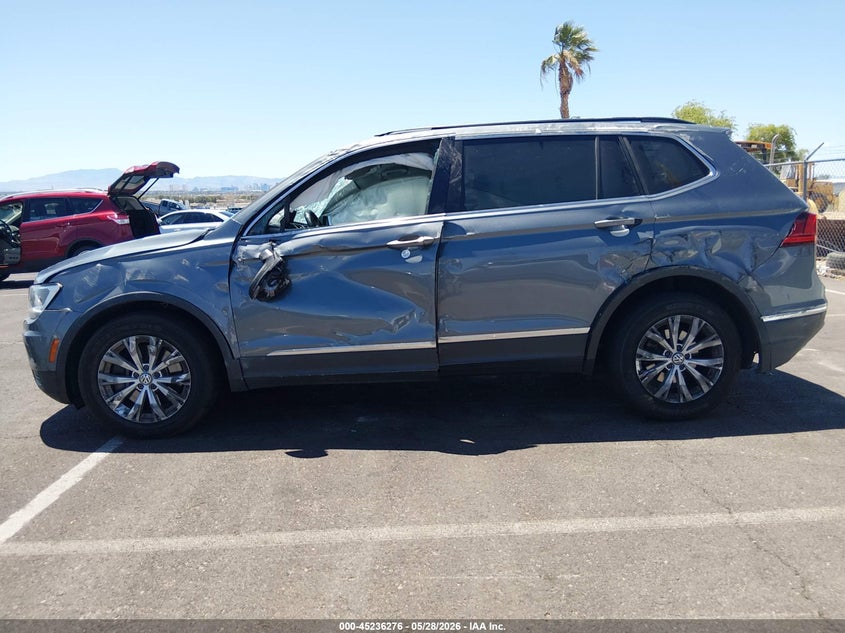 VOLKSWAGEN TIGUAN 2018 VIN 3VV3B7AX8JM133813