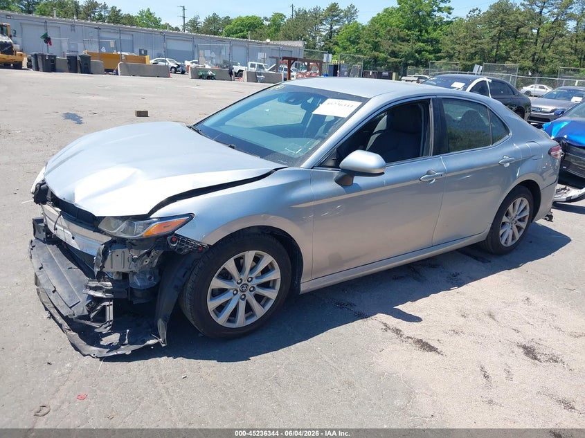 Vin: 4t1b11hk4ju106944, lot: 45734135, toyota camry le 20182