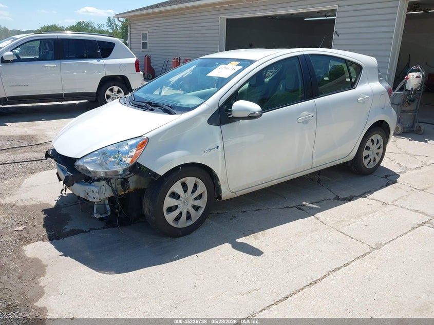 2014 Toyota Prius C One JTDKDTB35E1077082 photo 1