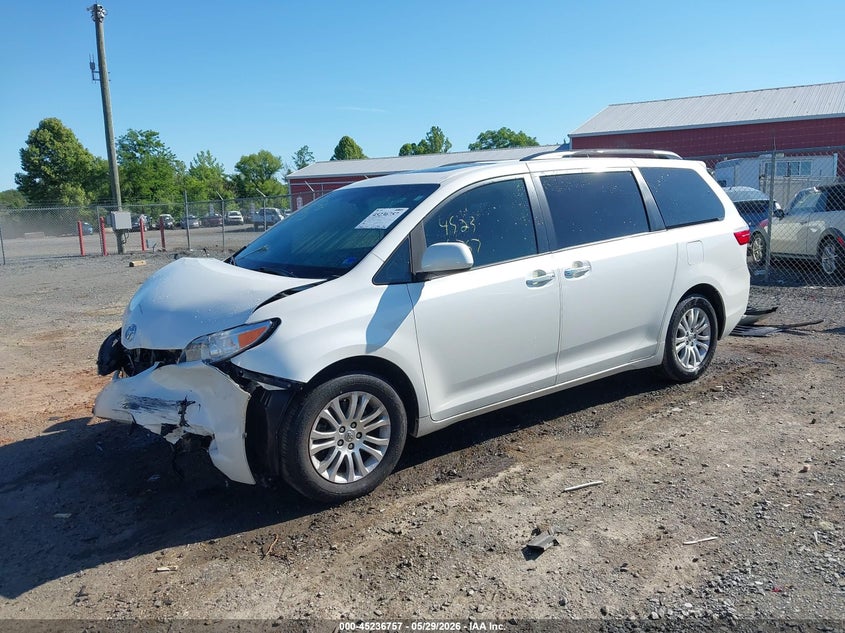 2017 Toyota Sienna Xle 8 Passenger 5TDYZ3DC3HS898438 photo 1