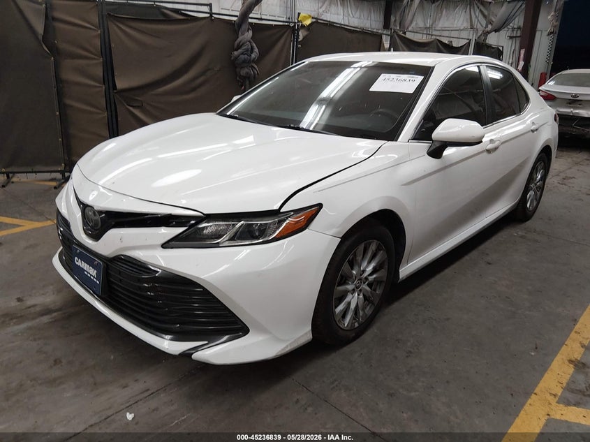 JTNB11HK9J3067225 2018 TOYOTA CAMRY LE photo 1
