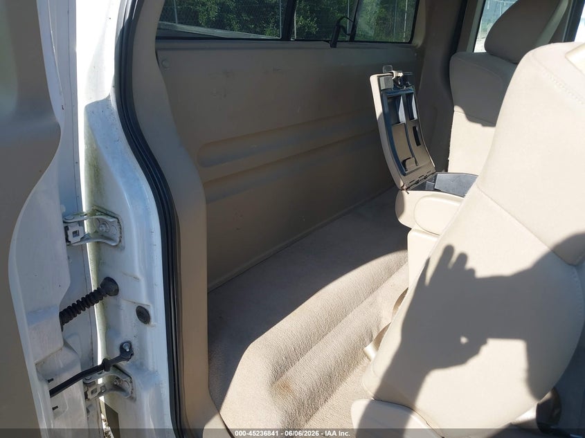 2004 FORD F-150 auction photo 8