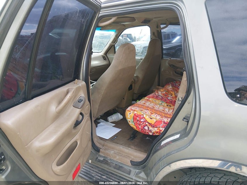 1999 Ford Expedition Eddie Bauer/Xlt VIN: 1FMPU18L2XLC25385 Lot: 45236880