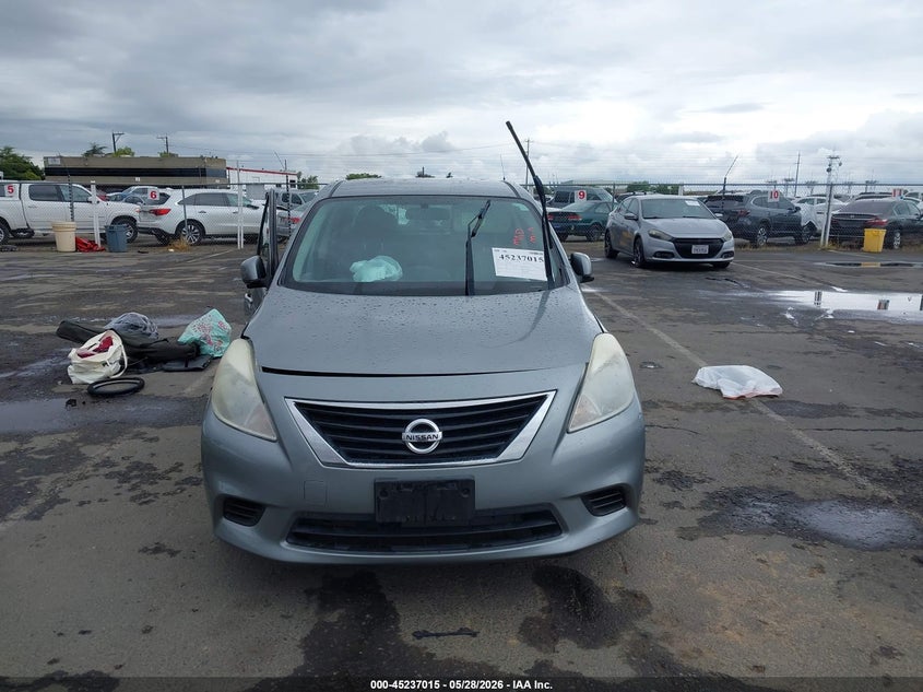 3N1CN7AP1CL921639 2012 Nissan Versa 1.6 1.6 Sv silver
